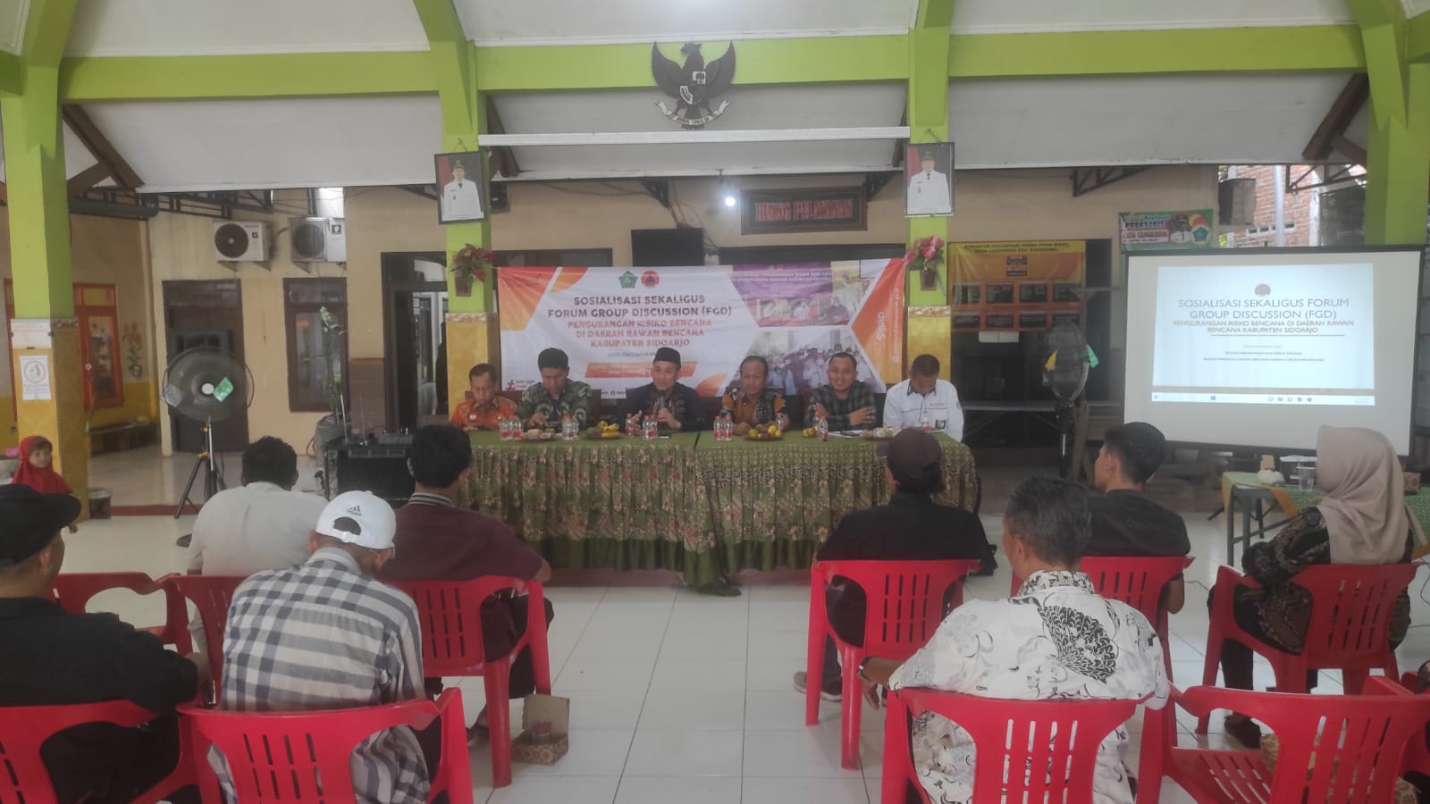 Sosialisasi Sekaligus Forum Grup Discussion (FGD) Pengurangan Risiko Bencana di Daerah Rawan Bencana bertempat di Desa Cangkring, Kecamatan Krembung