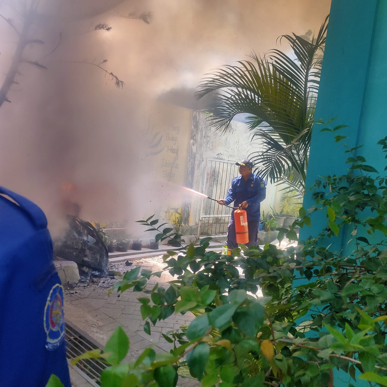 Kebakaran Gardu Listrik di Desa Sepande, Kecamatan Candi