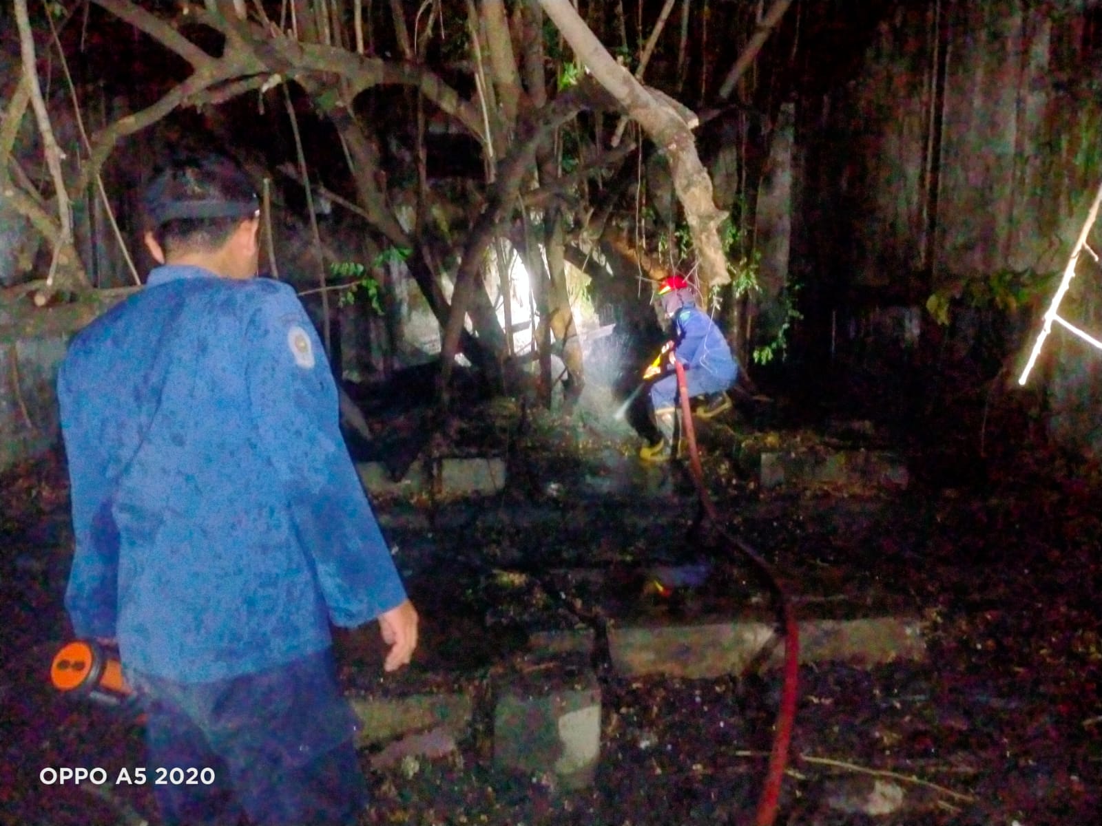 Kebakaran Gudang Kosong di Desa Kedungrejo, Kecamatan Waru