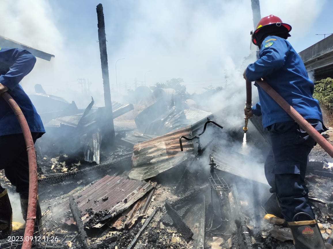 Kebakaran Tempat Usaha di Jl. Raya Geluran, Kecamatan Taman