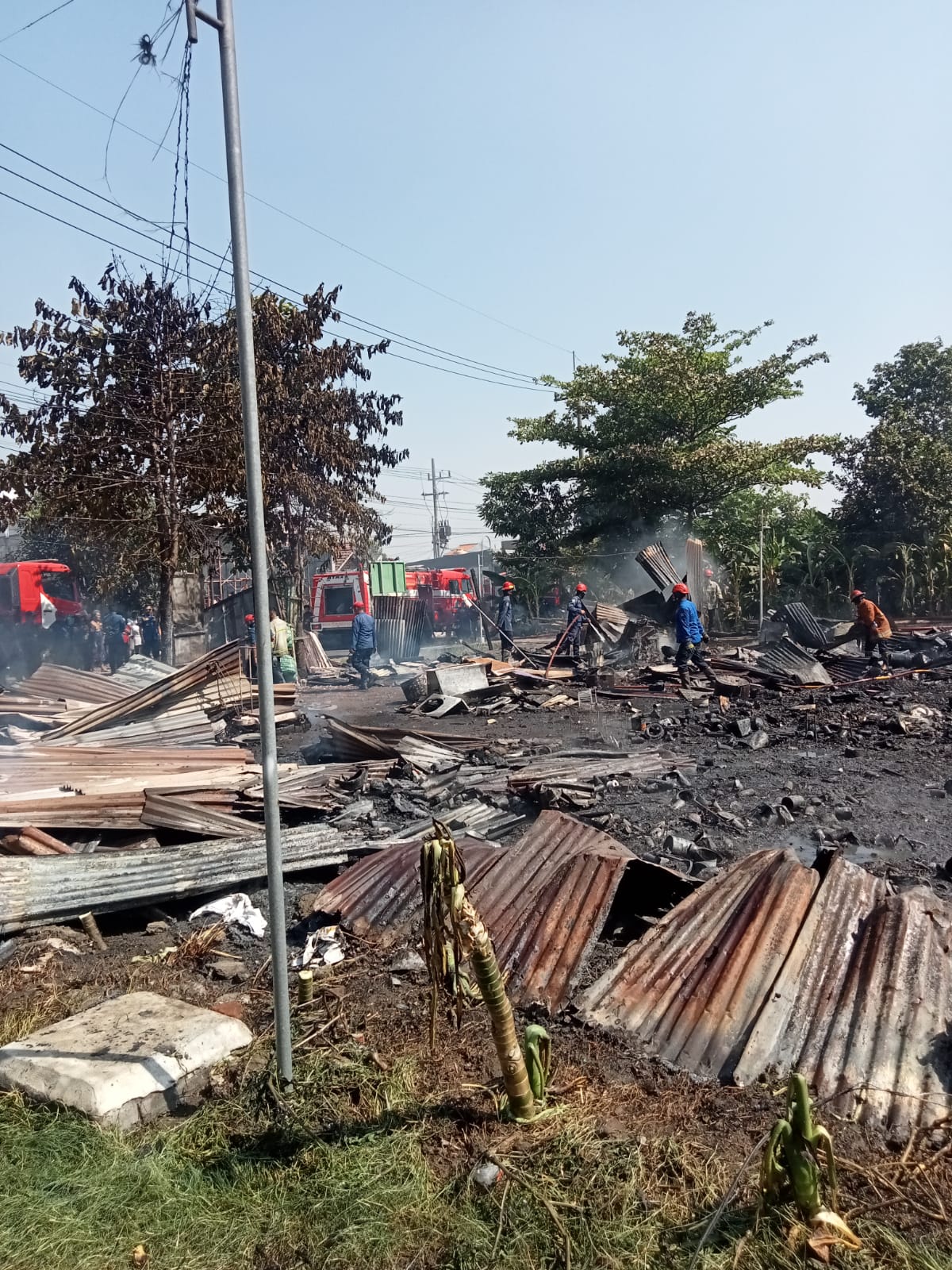 Kebakaran Barang Bekas di Desa Bangsri, Kecamatan Sukodono