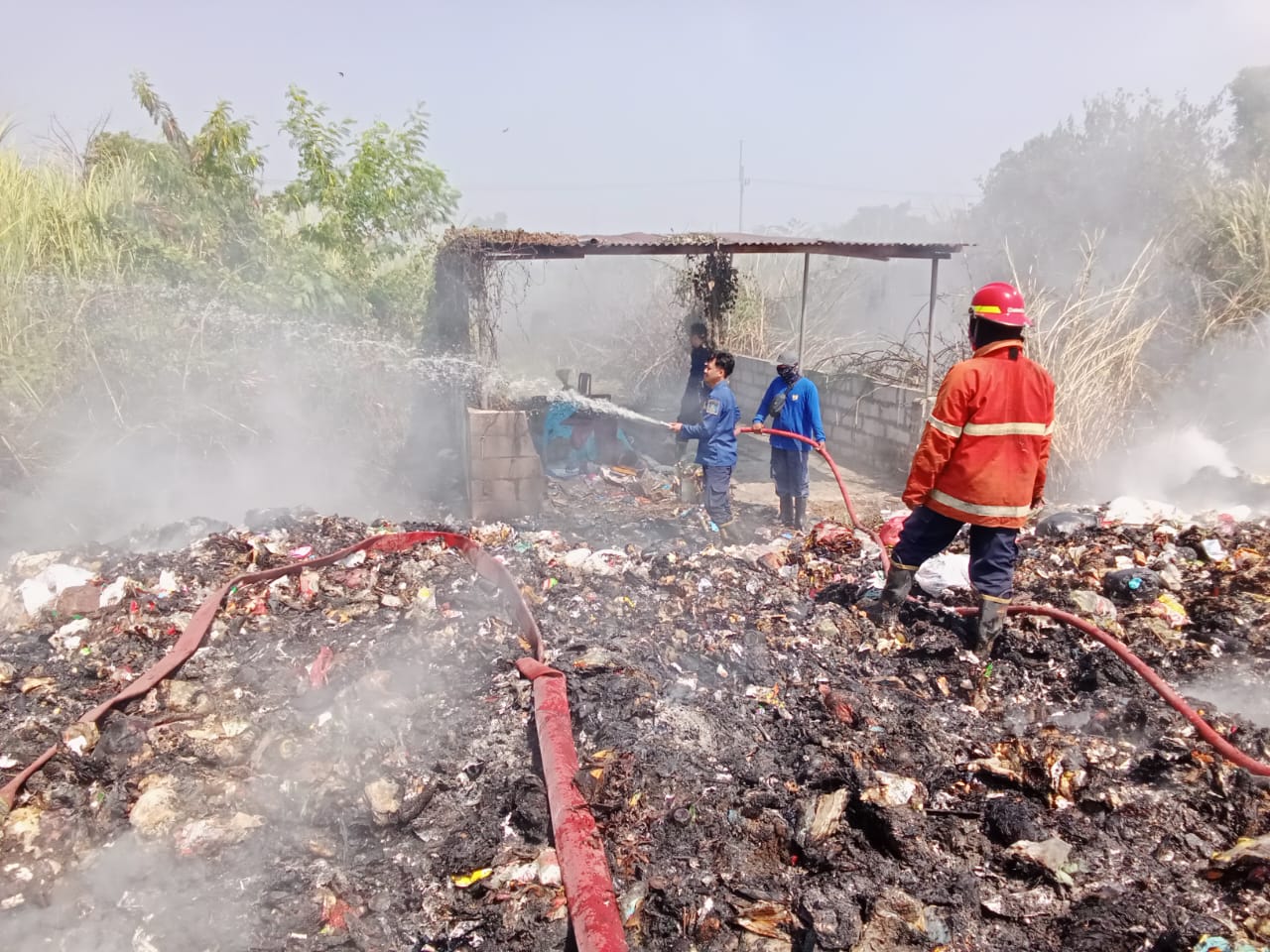 Kebakaran Lahan Kosong di Desa Bringin, Kecamatan Porong