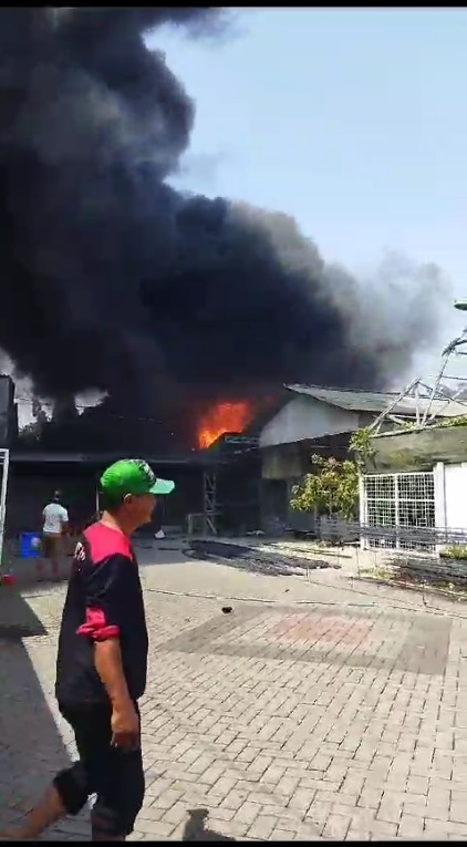 Kebakaran Gudang di Jl. Citra City Residence, Desa Sarirogo, Kecamatan Sidoarjo