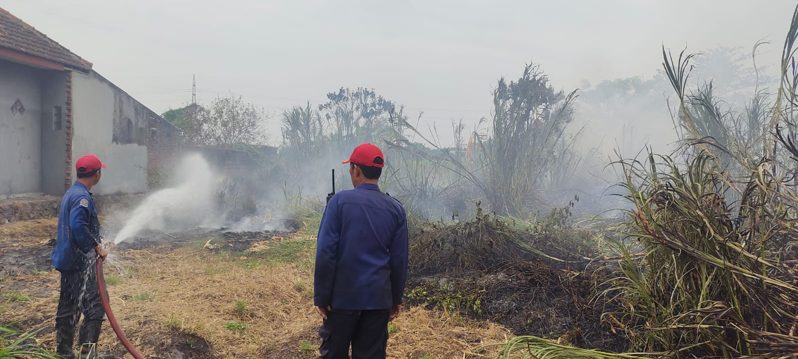 Kebakaran Lahan kosong di Desa Sepande RT 15 RW 5, Kecamatan Candi